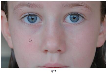 脸上有大块小块面积的雀斑可以用Photoshop快速清除