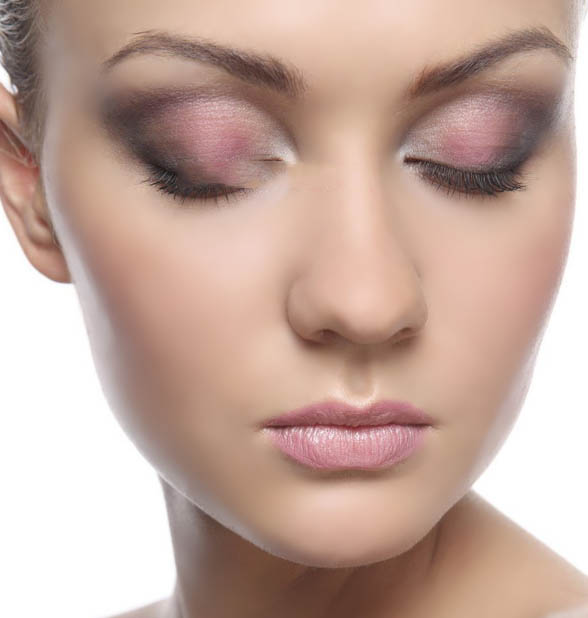 Photoshop保留质感给人物肖像图片后期精修磨皮教程