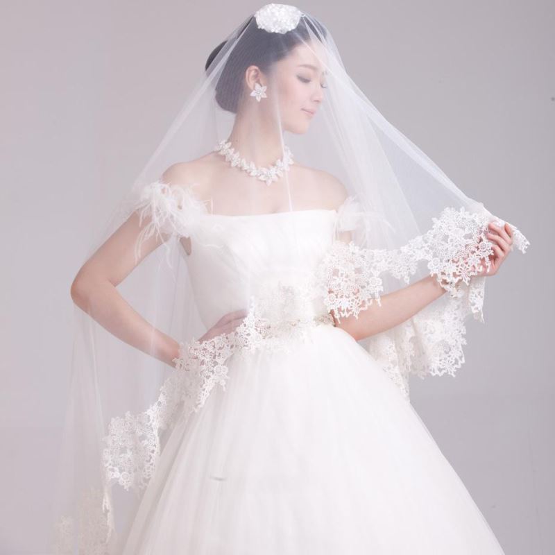 ps完美抠图快速抠出背景淡色的婚纱人物图片教程