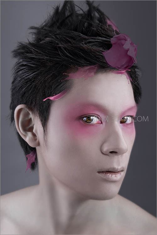 ps怎样把人物头发制作成油漆喷溅的效果?