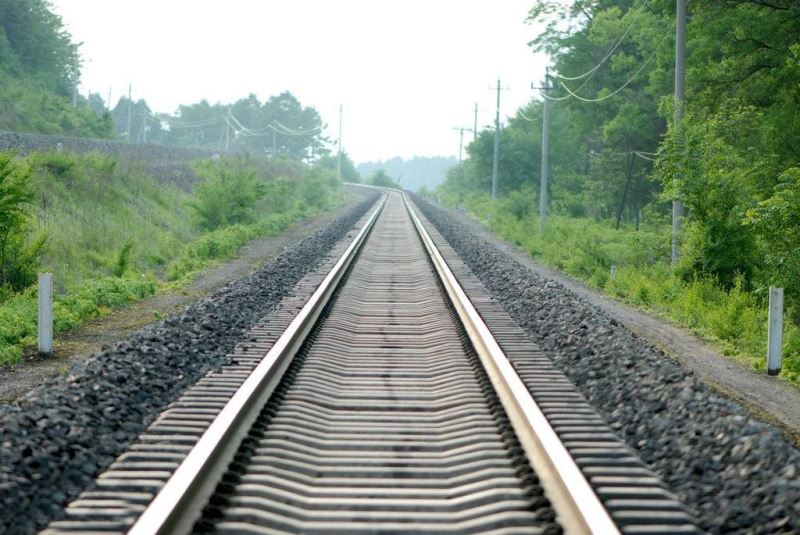 ps把白天铁轨风景图调成日出晨曦的效果教程